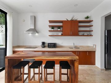 Moderno Townhouse de 3 Recámaras en la Mejor Zona de La Veleta