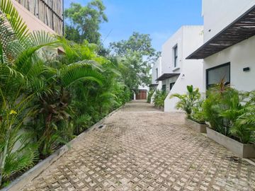 Moderno Townhouse de 3 Recámaras en la Mejor Zona de La Veleta