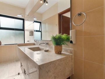 Moderno Townhouse de 3 Recámaras en la Mejor Zona de La Veleta