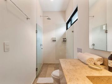 Moderno Townhouse de 3 Recámaras en la Mejor Zona de La Veleta