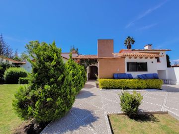 Casa en Tequisquiapan, Fracc privado, Terreno 2,500 m2 ¡Solo para privilegiados!
