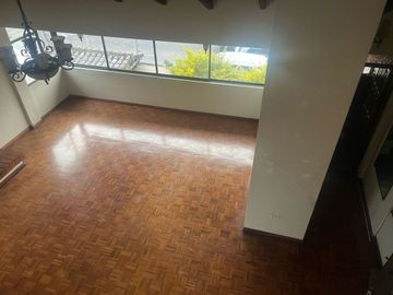 Casa + Departamento Dúplex en Venta, 6 de Diciembre. Jipijapa Av Tomas de Berlanga, Quito.