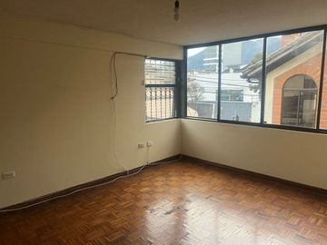 Casa + Departamento Dúplex en Venta, 6 de Diciembre. Jipijapa Av Tomas de Berlanga, Quito.