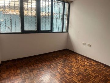 Casa + Departamento Dúplex en Venta, 6 de Diciembre. Jipijapa Av Tomas de Berlanga, Quito.