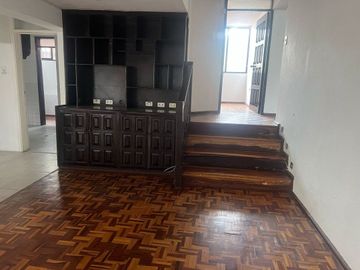 Casa + Departamento Dúplex en Venta, 6 de Diciembre. Jipijapa Av Tomas de Berlanga, Quito.