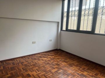 Casa + Departamento Dúplex en Venta, 6 de Diciembre. Jipijapa Av Tomas de Berlanga, Quito.