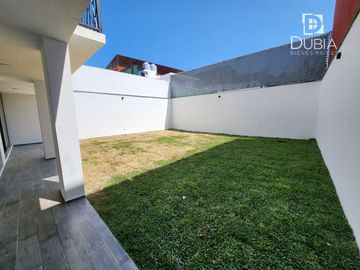 Zona Animas, nueva, 3 recamaras con baño, jardín, área de juegos, roof garden
