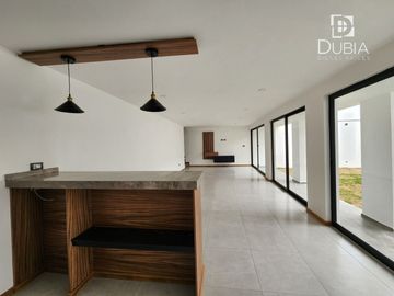 Zona Animas, nueva, 3 recamaras con baño, jardín, área de juegos, roof garden