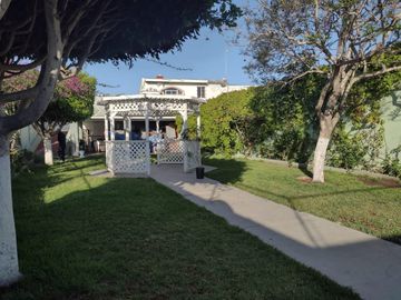 BONITA CASA MUY GRANDE EN FRACCIONAMIENTO EL MIRADOR, TIJUANA