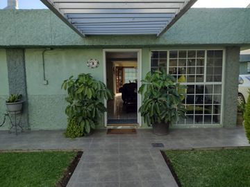 BONITA CASA MUY GRANDE EN FRACCIONAMIENTO EL MIRADOR, TIJUANA