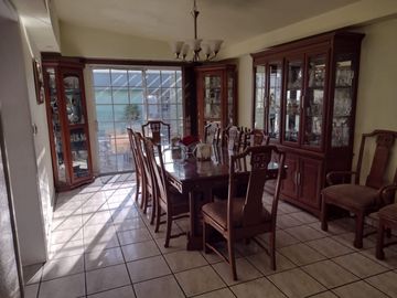 BONITA CASA MUY GRANDE EN FRACCIONAMIENTO EL MIRADOR, TIJUANA