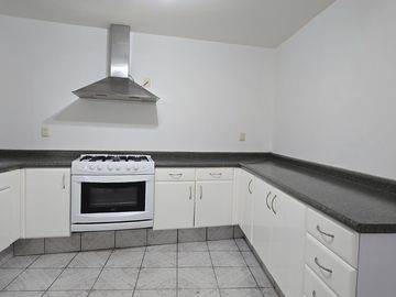 CASA EN VENTA EN SLP, COL TEQUIS