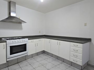 CASA EN VENTA EN SLP, COL TEQUIS