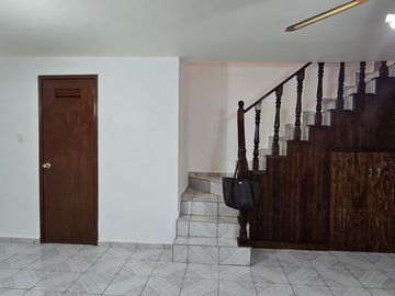 CASA EN VENTA EN SLP, COL TEQUIS