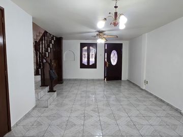 CASA EN VENTA EN SLP, COL TEQUIS