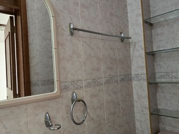 CASA EN VENTA EN SLP, COL TEQUIS