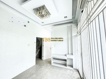 Dijual Villa Siap Huni di Komplek De Casa Villa Jalan Asrama - Ringroad