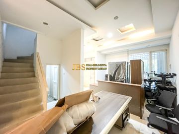 Dijual Villa Siap Huni di Komplek De Casa Villa Jalan Asrama - Ringroad