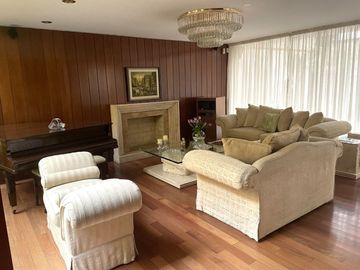 ESPECTACULAR CASA DE 5 DORMITORIOS 