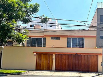 ESPECTACULAR CASA DE 5 DORMITORIOS 