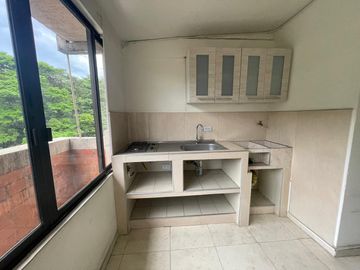 VENTA DE CASA COMERCIAL EN EL CANEY, SOBRE LA AVENIDA SIMÓN BOLIVAR