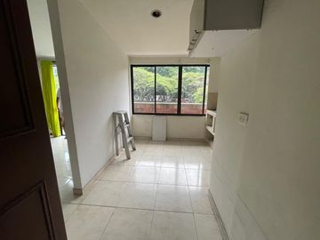 VENTA DE CASA COMERCIAL EN EL CANEY, SOBRE LA AVENIDA SIMÓN BOLIVAR