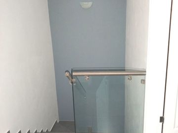 Linda casa nueva en venta cerca del colegio Benavente y Periférico tres niveles, tres recamaras 3 baños 3 autos $2,000,000