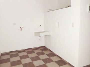 Linda casa nueva en venta cerca del colegio Benavente y Periférico tres niveles, tres recamaras 3 baños 3 autos $2,000,000