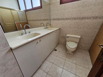 CASA -TERRENO EN CHORRILLOS