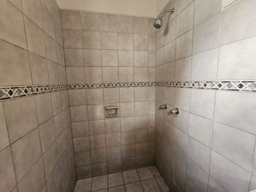 CASA -TERRENO EN CHORRILLOS
