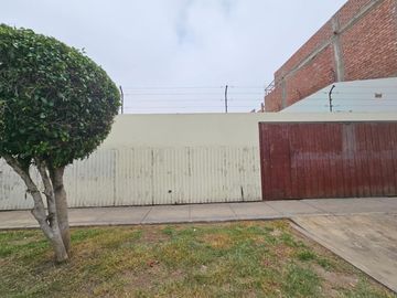CASA -TERRENO EN CHORRILLOS