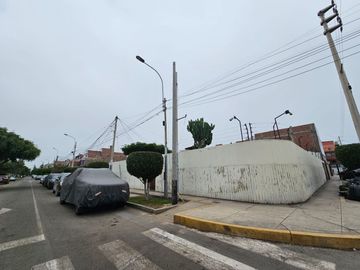 CASA -TERRENO EN CHORRILLOS