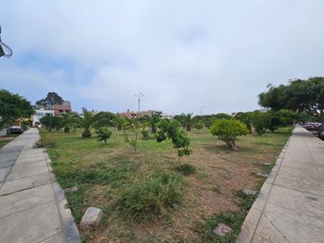 CASA -TERRENO EN CHORRILLOS