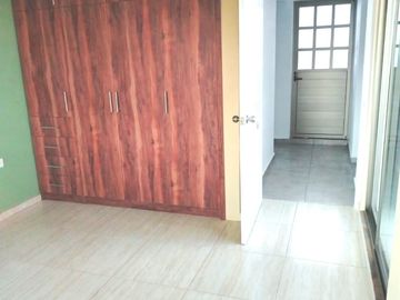Linda casa nueva en esquina cerca del colegio Benavente y Periférico hospital general, con tres recamaras 2 autos, con  terraza $2,120,000