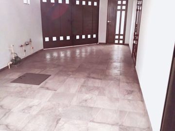 Linda casa nueva en esquina cerca del colegio Benavente y Periférico hospital general, con tres recamaras 2 autos, con  terraza $2,120,000