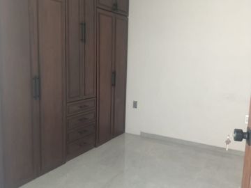 Casa con 3 Habitaciones y Terraza a la venta en Solares Banthi