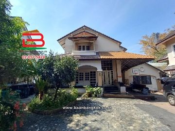 บ้านเดี่ยว โครงการ ลดาวัลย์ ศรีนครินทร์ เนื้อที่ 298 ตรว. บางพลี สมุทรปราการ
