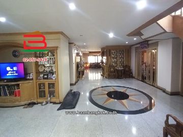 บ้านเดี่ยว โครงการ ลดาวัลย์ ศรีนครินทร์ เนื้อที่ 298 ตรว. บางพลี สมุทรปราการ