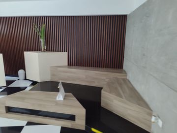 Venta De Hermoso Duplex A Una Cuadra Del Malecon De La Reserva, Miraflores - 2 Habitaciones - 2 Estacionamientos + Depósito - Precio Negociable.