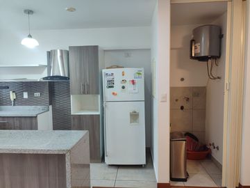 Venta De Hermoso Duplex A Una Cuadra Del Malecon De La Reserva, Miraflores - 2 Habitaciones - 2 Estacionamientos + Depósito - Precio Negociable.
