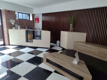 Venta De Hermoso Duplex A Una Cuadra Del Malecon De La Reserva, Miraflores - 2 Habitaciones - 2 Estacionamientos + Depósito - Precio Negociable.