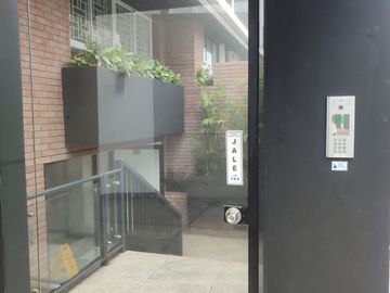 Venta De Hermoso Duplex A Una Cuadra Del Malecon De La Reserva, Miraflores - 2 Habitaciones - 2 Estacionamientos + Depósito - Precio Negociable.