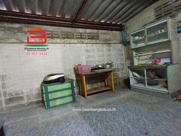 ทาวน์เฮาส์ หมู่บ้าน อรุณธร ออเงิน (สุขาภิบาล 5 ซอย 45) เนื้อที่ 17 ตรว. ถนนสุขาภิบาล 5 แขวงออเงิน เขตบางเขน กรุงเทพฯ