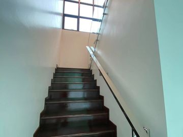 For sale, a modern luxury pool villa in Pa Daed area, easy access to the city, with many freebies