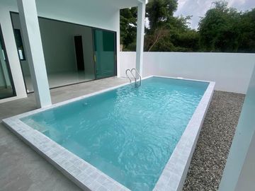 For sale, a modern luxury pool villa in Pa Daed area, easy access to the city, with many freebies
