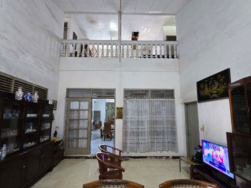 Dijual Rumah Tua Hitung Tanah di Kramat Pela Kebayoran baru Cocok dibangun Kost