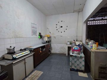 Dijual Rumah Tua Hitung Tanah di Kramat Pela Kebayoran baru Cocok dibangun Kost