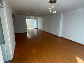 AMPLIO DEPARTAMENTO FLAT 210 M2 EN 1ER PISO MARANGA SAN MIGUEL USD 270,000