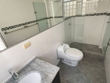 AMPLIO DEPARTAMENTO FLAT 210 M2 EN 1ER PISO MARANGA SAN MIGUEL USD 270,000