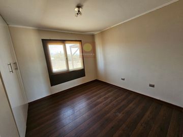 Veridika vende parcela de 5000 m2 con casa de 139m2.